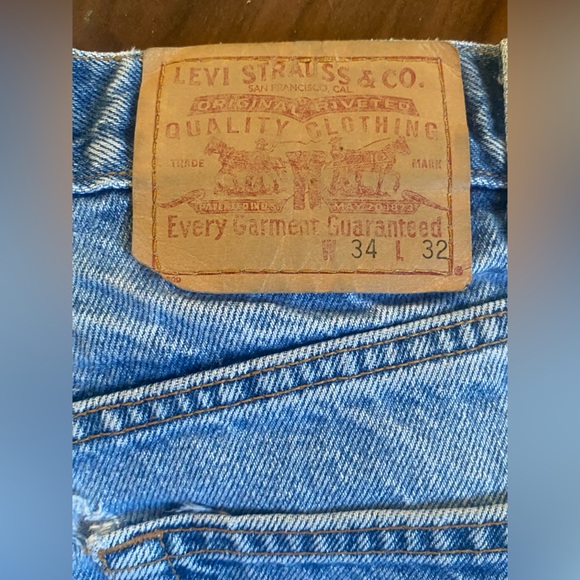 Vintage Levis Jeans Mens 34X32 Distressed Light Wash Relaxed Straight Leg Y2K - Picture 10 of 15